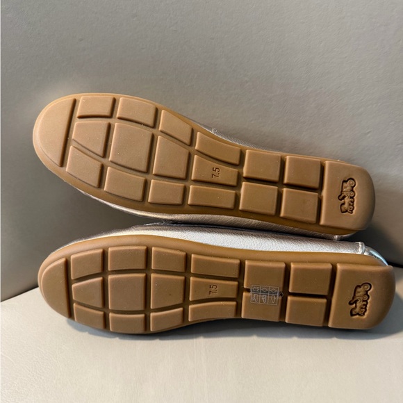 New in Box! Coach Marley Leather Driver Loafers in Champagne. Size 7.5. - Picture 11 of 12